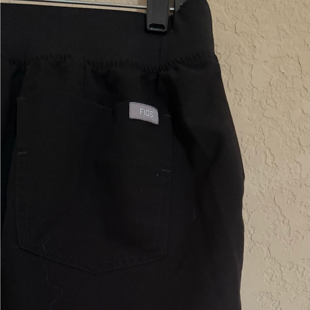 FIGS Black Jogger Scrub Pants Medium Petite M/P Elastic Waist Cargo Pocket - Picture 8 of 11
